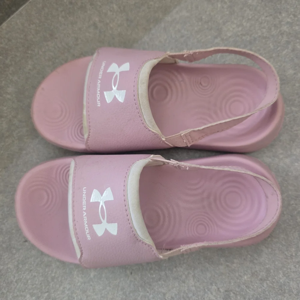 Under Armour Girl's Pink Slide Sandals With Back Strap Size 11K